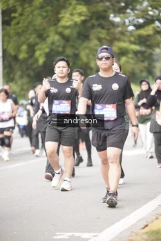 Runner Photo 4237856