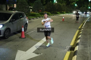 Runner Photo 4237876