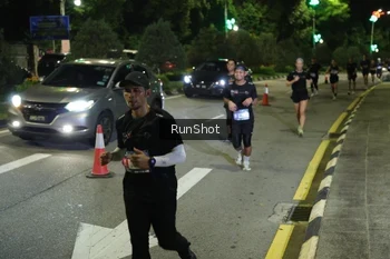 Runner Photo 4238076