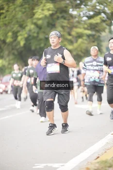 Runner Photo 4238085