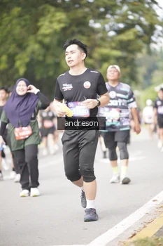 Runner Photo 4238095