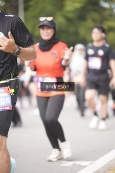 Runner Photo 4238176