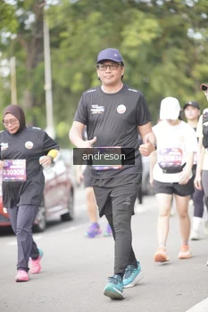 Runner Photo 4238337