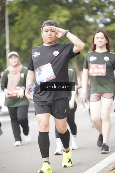 Runner Photo 4238473