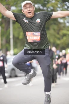 Runner Photo 4238506