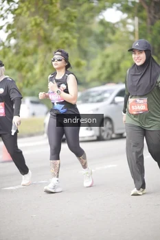 Runner Photo 4238545