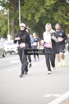 Runner Photo 4238643