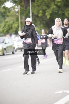 Runner Photo 4238657