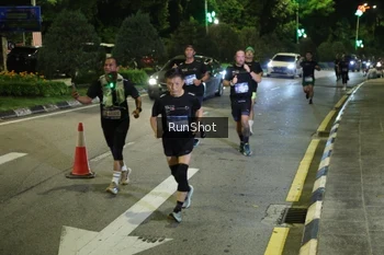 Runner Photo 4238777
