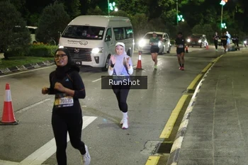 Runner Photo 4239075