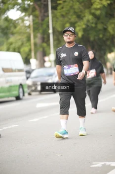 Runner Photo 4239415