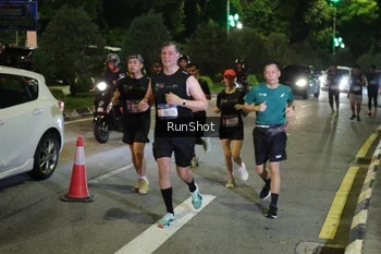 Runner Photo 4239543