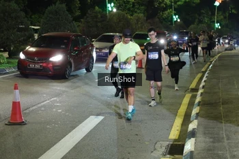 Runner Photo 4239669