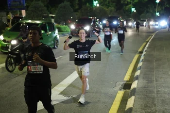 Runner Photo 4239796