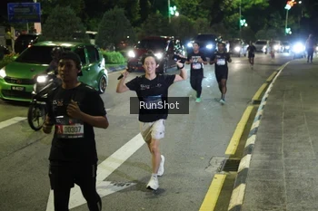 Runner Photo 4239797