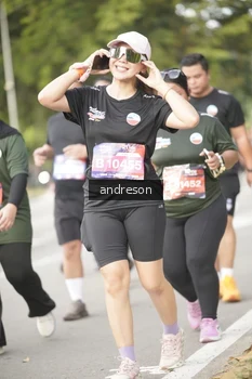 Runner Photo 4239980