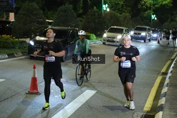 Runner Photo 4239983