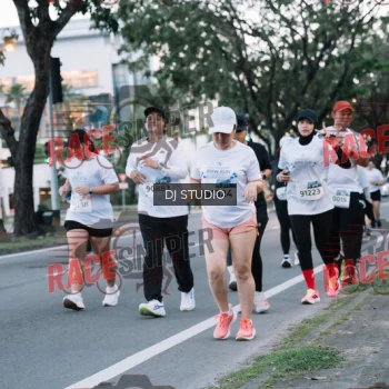 Runner Photo 424000