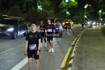 Runner Photo 4240010