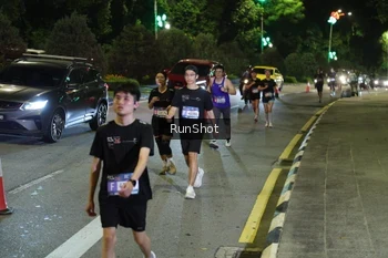 Runner Photo 4240016