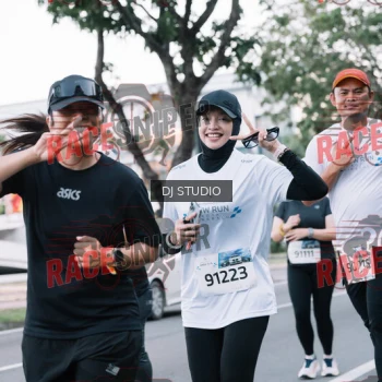 Runner Photo 424006