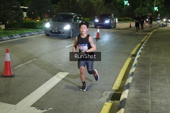 Runner Photo 4240144