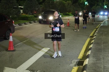 Runner Photo 4240146