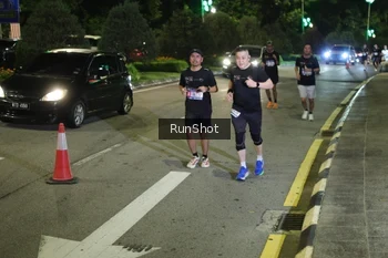 Runner Photo 4240153