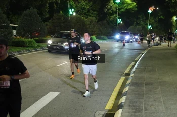 Runner Photo 4240165
