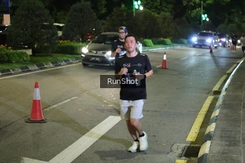 Runner Photo 4240172