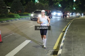 Runner Photo 4240295