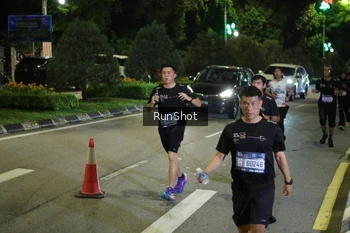 Runner Photo 4240300