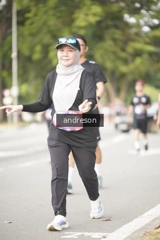 Runner Photo 4240362