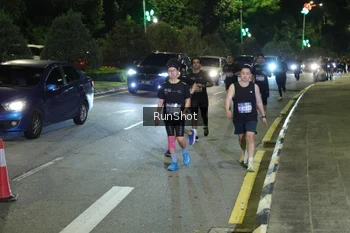 Runner Photo 4240365