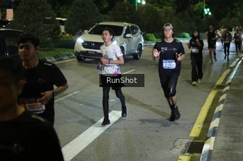 Runner Photo 4240369