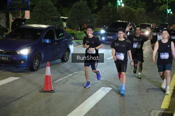 Runner Photo 4240373