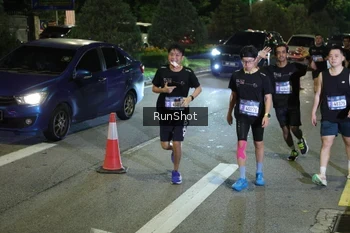 Runner Photo 4240375
