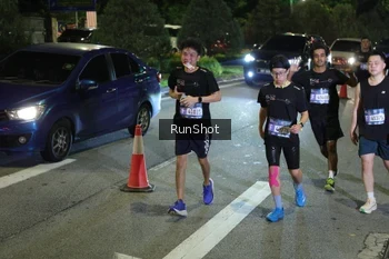 Runner Photo 4240378