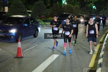 Runner Photo 4240379