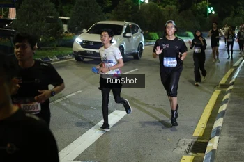 Runner Photo 4240381