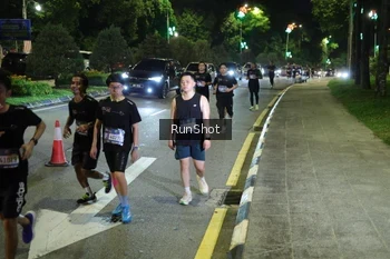 Runner Photo 4240400