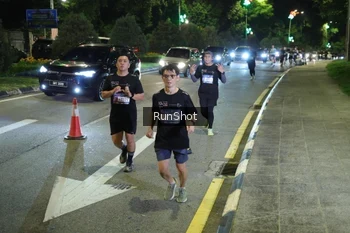 Runner Photo 4240404
