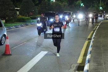 Runner Photo 4240422