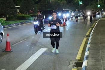 Runner Photo 4240423