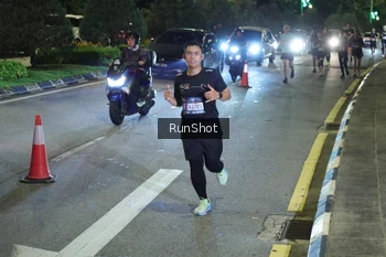 Runner Photo 4240425