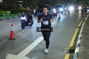 Runner Photo 4240435