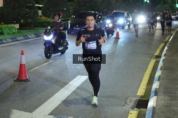 Runner Photo 4240437