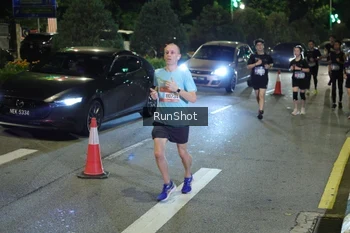 Runner Photo 4240443
