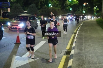 Runner Photo 4240456