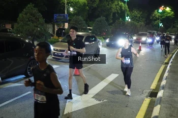 Runner Photo 4240473